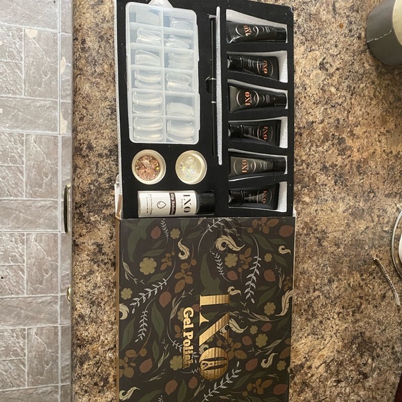 Sold locally - Picture 1 of 3